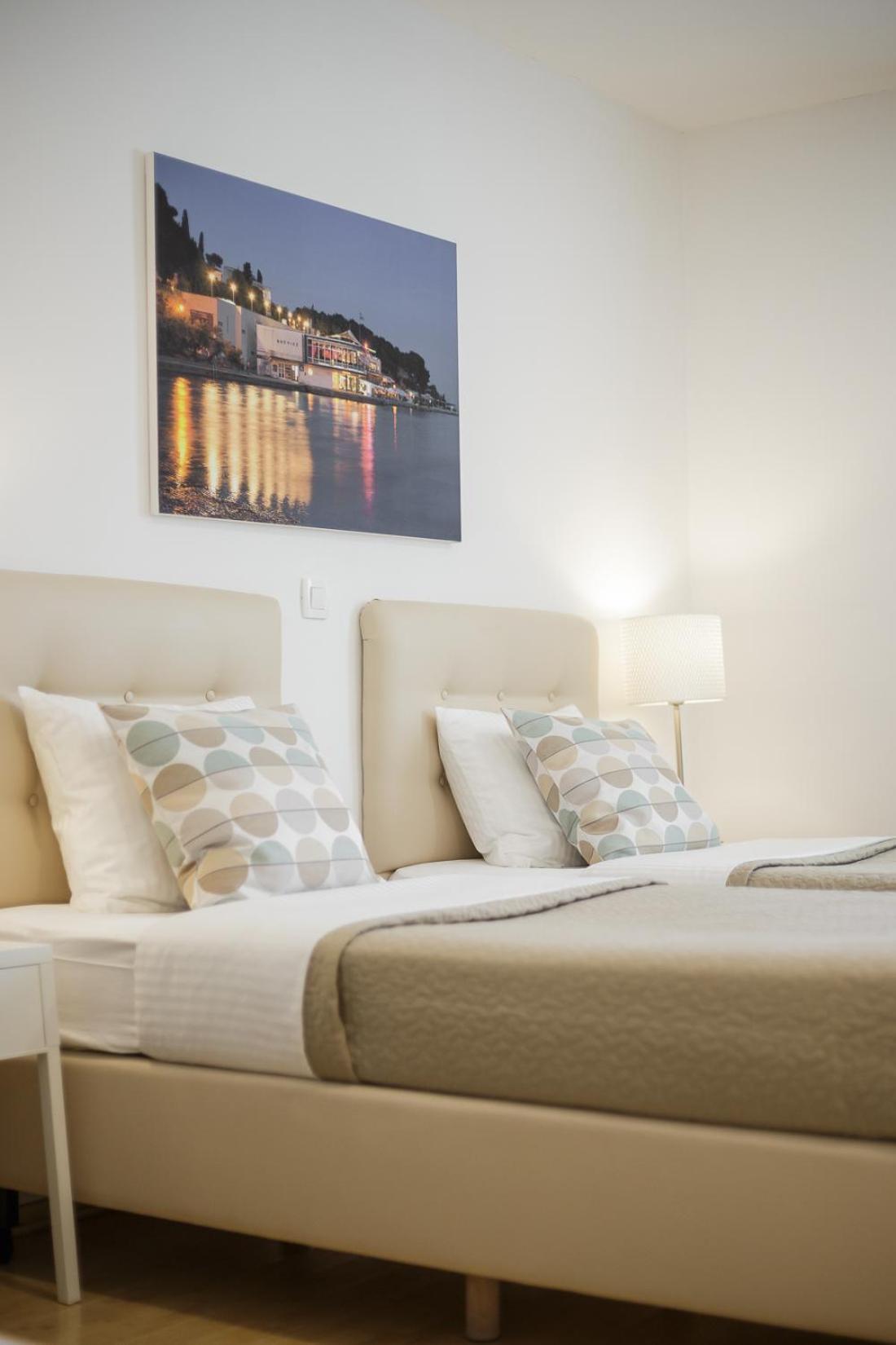Holiday Home Aspalathos - With Free Parking, Near The Beach, A Few Minutes' Walking Distance To The Unesco Palace Сплит Екстериор снимка