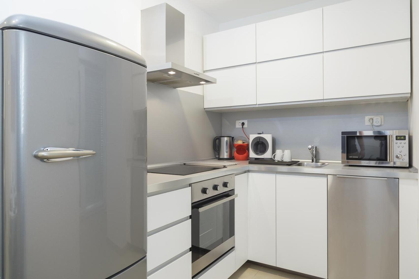 Holiday Home Aspalathos - With Free Parking, Near The Beach, A Few Minutes' Walking Distance To The Unesco Palace Сплит Екстериор снимка