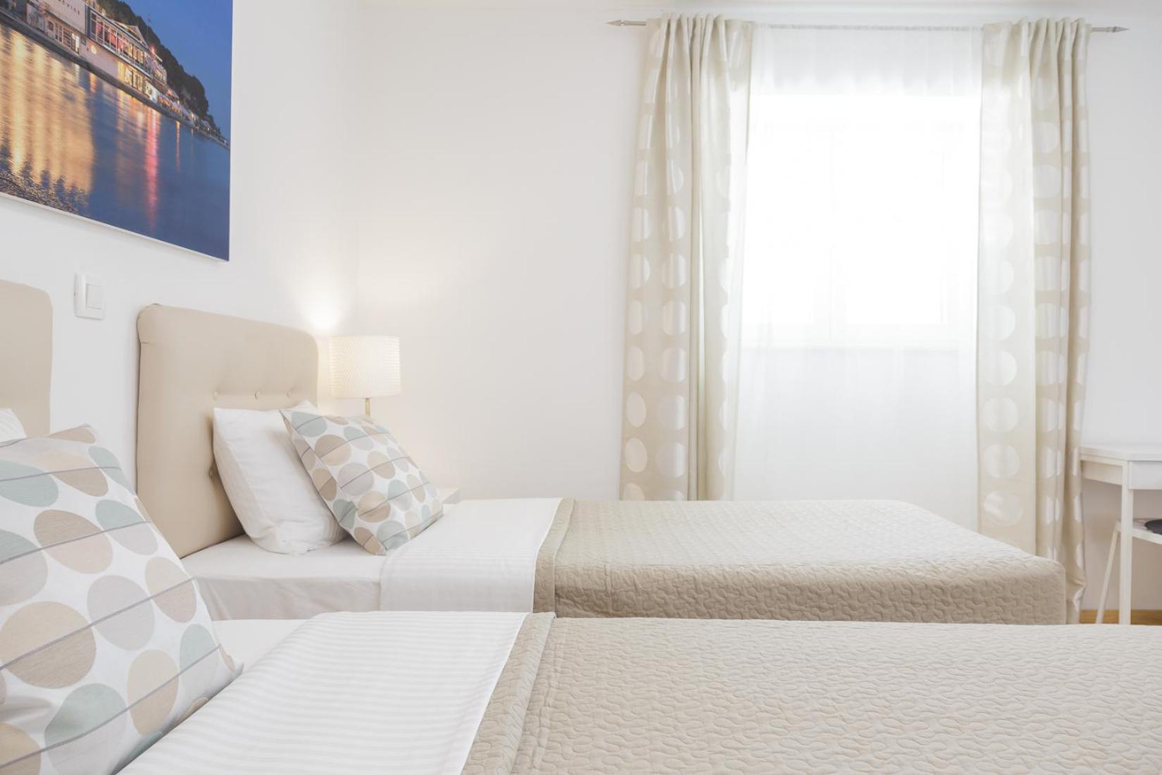 Holiday Home Aspalathos - With Free Parking, Near The Beach, A Few Minutes' Walking Distance To The Unesco Palace Сплит Екстериор снимка