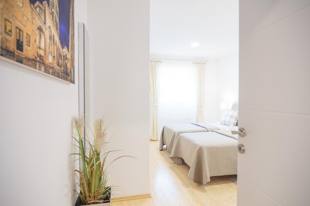 Holiday Home Aspalathos - With Free Parking, Near The Beach, A Few Minutes' Walking Distance To The Unesco Palace Сплит Екстериор снимка