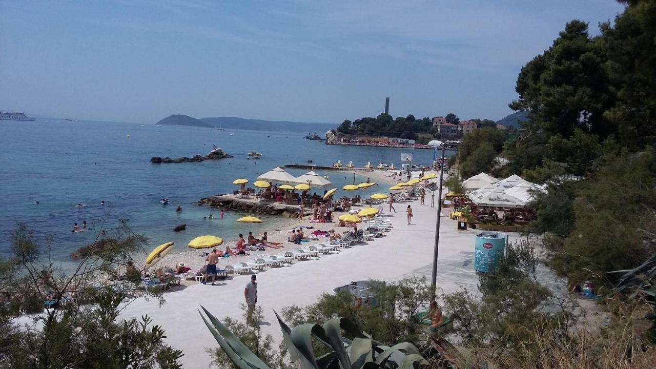 Holiday Home Aspalathos - With Free Parking, Near The Beach, A Few Minutes' Walking Distance To The Unesco Palace Сплит Екстериор снимка